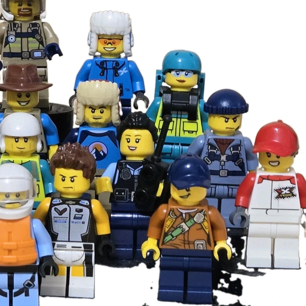 Mixed LOT 20 Lego Mini Figures With Stand